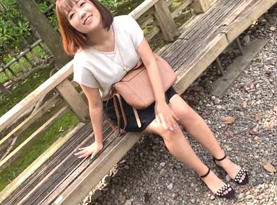 【素人・ハメ撮り】笑顔が可愛い人妻さんとエチエチなハメ撮り中だしビッチ。