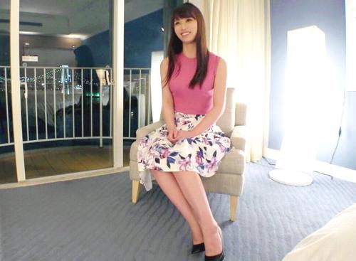 【美人・ハメ撮り】ラグジュな美人お姉さんと生ズポSEX！エビ反りイクイクで僕にペニスははち切れそうだ♡