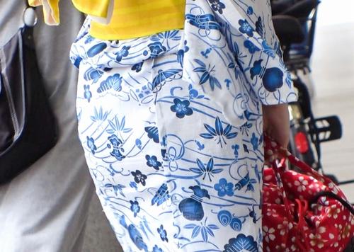 【花火大会・浴衣】花火見物で見つけた浴衣美人のエロいケツに見惚れる僕。
