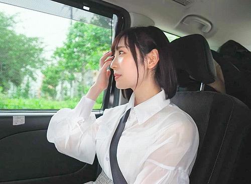 【S級美人・転職】グラビアからAVへ転職したSSS級美人（しずは）ちゃんの巨乳にうずくまりシコシコビッチ。