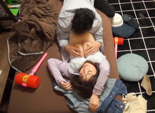 【ナンパ・連れ込み】ピコピコハンマーゲームで距離が縮んだらハメちゃって中だし。