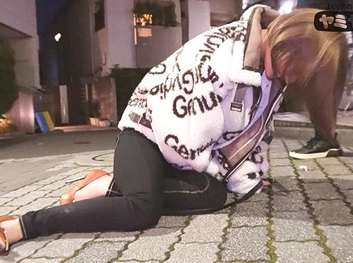 【酒場・裏道り】泥酔したお姉さんを拾って持ち帰りパコパコ中だしエロス。