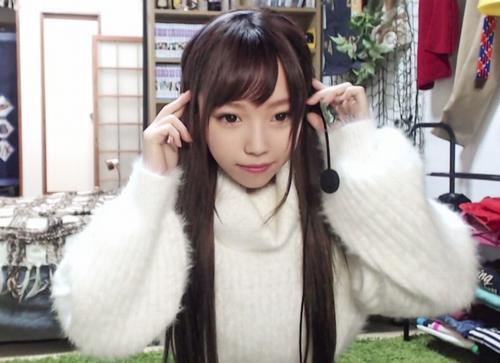 【ライブ配信】ライブチャット中にシロウトペニスからアソコを奪われるカワイイYoutuberか？