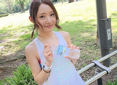 【ジョギング・ナンパ】某所の新宿中●公園でジョギングをする美人お姉さんをナンパ連れ込みパコパコ！アソコには汗が沁みついてエロエロ。