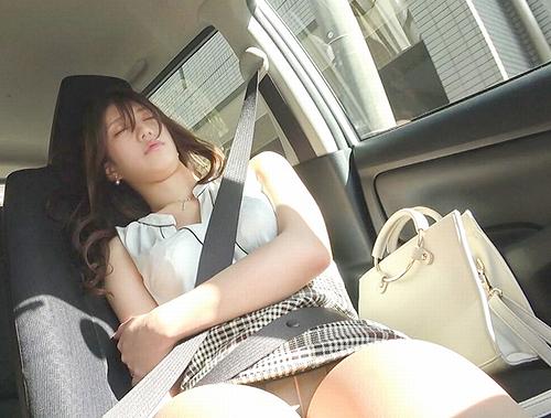 【美人妻・睡眠パコ】〇薬で眠らせた美人妻を甚振り調教しながら中だしパコパコビッチ。