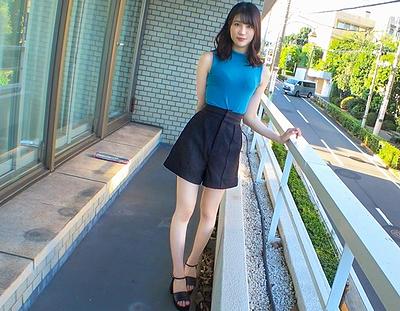 【初脱ぎ・スレンダー美女】都内のOLお姉さんとハメ撮りピチピチ！中だしヤリタイ放題孕めせOKのエロビッチ。