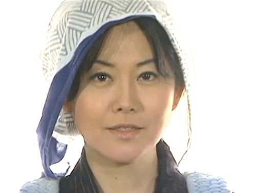 【ヘンリー塚本・相姦】夕食用のコンニャクでオナニーうをしている息子へ母のアソコを差し出すエロス。
