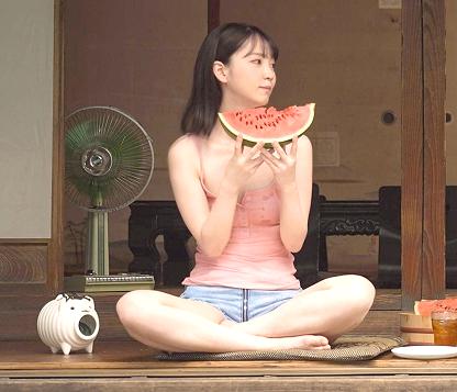 【美ノ嶋めぐり】夏だ！スイカだ！お●んこだ！～スイカの種をゴックンした後は精子をゴックンする（めぐり）ちゃん。