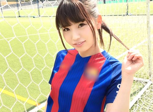 【フットサル・女子】汗を流してシャワー浴びた後は更衣室でパコパコハメ撮りビッチ！おおお～中だしゴール。