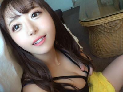 【ビキニ・ハメ撮り】めっちゃ可愛いお姉さんとハメ撮りパコパコ超絶なアソコへ濃いザーメンぶち込んでアヘアヘ。