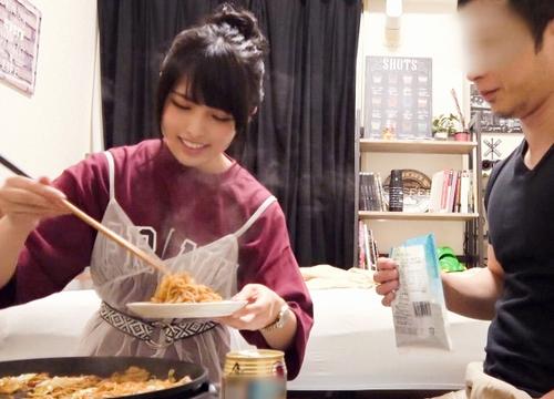 【連れ込まれ・盗撮】焼きそばパーティーにダマされて（ま●こ）を愛撫されてしまった素人姉さん。
