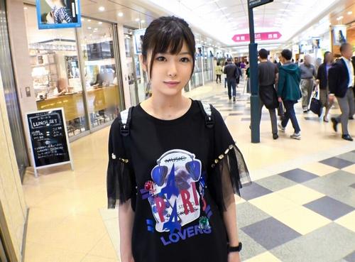 【素人・ナンパ】駅前をウロウロしていたカワイイお姉さんをナンパしてハメ撮り即パコ中だしビッチ。