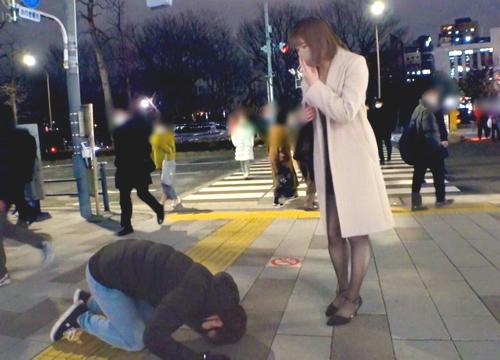 地下アイドルを土下座ナンパするお兄さん！街中で土下座されちゃったらSEXさせるしかないわねと観念した巨乳お姉さん。