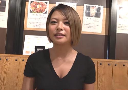 【焼肉店・お姉さん】ミノ・タン・カルビより美味しそうなオッパイのギャル店員とハメ撮り撮影♡