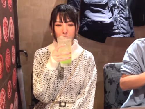 【輪姦・乱交】ギャンブル好きなエロ女子が稼いだお金をパチンコへ全部ぶち込みザーメンもぶち込まれる輪姦エロス。
