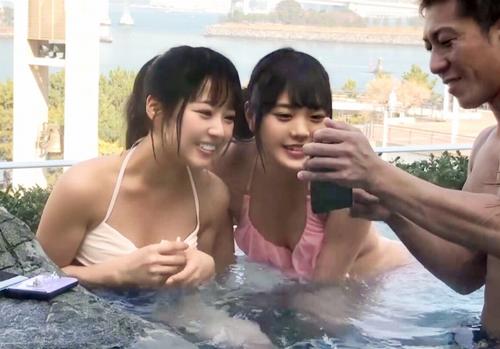 【水着セックス】八重歯のカワユイ美人お姉さんをナンパして水着着用のままで中だしハメ撮りやっちゃってアへっ♡