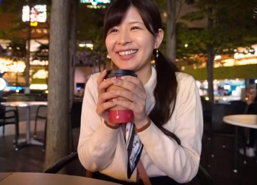 【清潔・笑顔】東京の某ド●ムでビールをサーバから小分け販売してガッポリ稼いでいるお姉さんとハメ撮りビッチ。