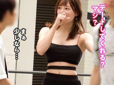 【ハメ撮り】スケベそうな男性を逆ナンでヤリ部屋へと誘い込みエチエチなハメ撮りする究極の羨ましいエロビッチ。