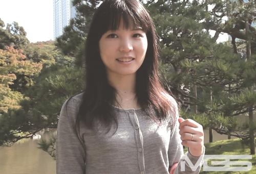 【四十路・熟女】熟女の人妻へアナルの中だしでベタベタしたものが流れ出す時。