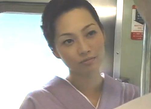 【公衆便所女】デカチンを見つけたら誘惑してくるヤバい女！臭い公衆トイレで臭いペニス咥えてアへっ！