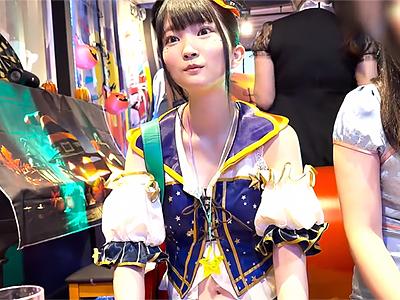 【逆転マジックミラー号】ハイスペックな素人コスプレ女子さんが変態男に視線を感じながら子宮を強烈に突かれ感じまくりｗｗｗ