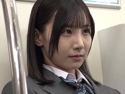 【JK×マンチラ】痴女JKが男を狙い食べつくす！？乗客がいない事を確認したJKはオナニー！？濃厚SEXもしちゃう！ww