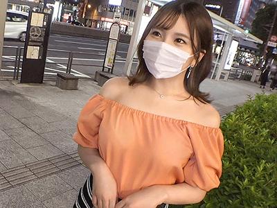【素人ナンパ】映画館の受付の仕事をする27才の素人お姉さん仕事帰りの所をナンパされ押しに弱すぎてバッコバコｗｗｗ