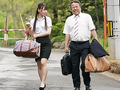 【寝取られ×淫乱】出張先で新卒の女子社員とまさかの相部屋に！しかもこんな中年を誘って来てセックスに発展！www