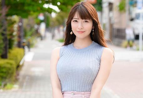 【MM号】ミニスカートの美人女子大生がミルクを口に含んでイキ我慢する顔がたまらない！