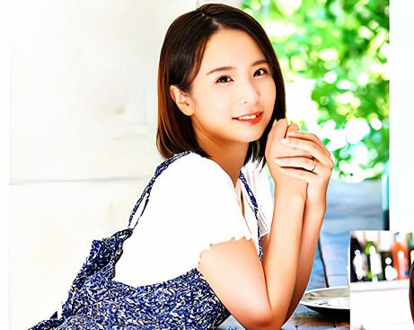 【本物人妻】元気そうな笑顔が印象的な夫婦でカフェを営む29歳のスレンダー妻！