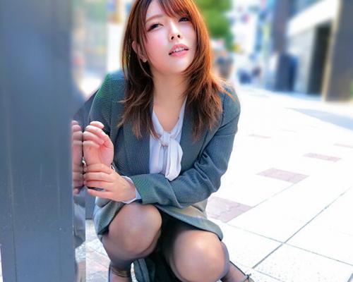 【素人×屋外羞恥】「これ、何ですか？」 リモバイすら知らない仕事にひたむきなOLさんをリモコンバイブ！