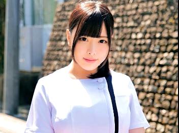 【素人ナンパ】「業務中は真面目にやってますw」不真面目なおっぱいのパイズリ看護婦！