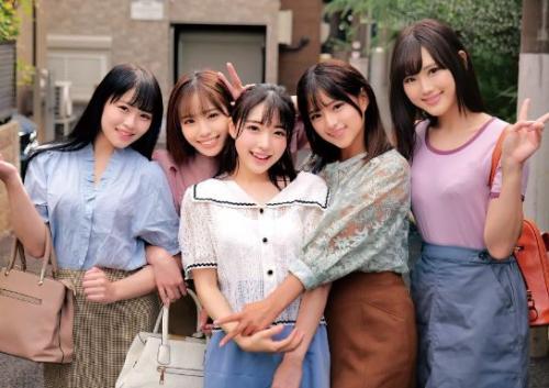 【素人ナンパ企画】「エッチなこと大好きみたい！」仲良し5人組の女子大生のバスタブの中に並ぶ5つのお尻とおっぱい！