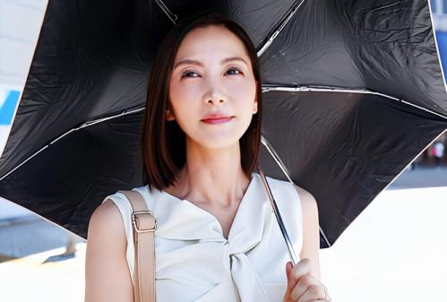 【本物人妻】「もっと気持ち良いセックスがしたい…」生チンポを前にすると興奮が収まらない43歳の熟女妻！