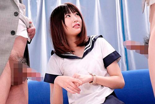 【MM号】指入れガマン痴漢で感じてしまって中出しまで許してしまったロリ美少女！