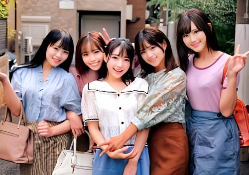 【素人ナンパ】「やだ…！彼氏より大きい…♡」仲良し5人組がせまいお風呂でデカチンをシェア！