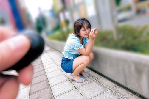 【素人】「やん…止めてぇぇ！！」貧乳ロリ美少女音オマンコに挿れたローターを野外でスイッチON！