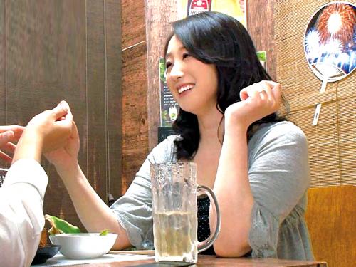 【人妻ナンパ】「用途エッチな気分になっちゃって・・・」38歳の専業主婦のエロいカラダ！
