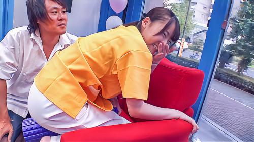 【MM号】貧乳のロリ系ナースさんの小さな割れ目からイキ潮噴射！濡れマンコに追撃の中出しセックス！