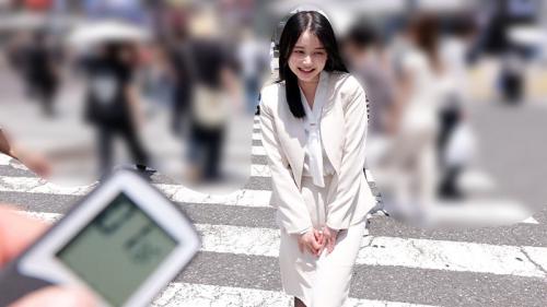 【素人ｘ野外羞恥】若くてピチピチな普段はお硬い仕事の会社の受付で働くOLさんがバイブ羞恥で感じまくる！