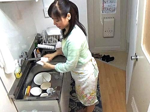 【盗撮】ドMで変態だった真面目そうに見えた55歳の家政婦おばさんの裏の下品な顔！