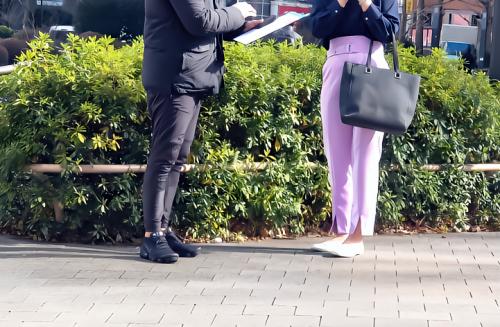 【人妻ナンパ】「……あぁ…変になっちゃいそう…」2人の子育てで吸われた小さい乳輪に大き目な乳首の素人の熟女ナンパ！
