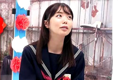 【MM号】「え？お金くれんの？ヤルヤル！」卒業したばかりのセーラー服のロリJKがアルバイト！