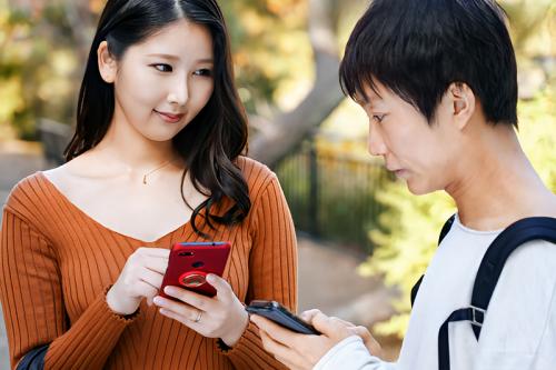 【人妻NTR】地元で再開した人妻になっていた憧れの学生時代の先輩！
