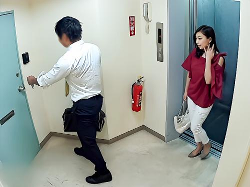 【人妻ナンパ】「旦那は仕事ばかりで…」男を求めて夜の街へ繰り出した人妻！