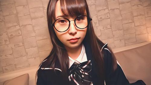 【ハメ撮り中だし】未成年の低身長円交ロリJKの無毛パイパンまんこからザーメンとろ～り！制服を着せたままエロいセックス！