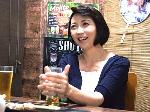 【人妻ナンパ】「今日は飲んじゃおうと思って！」43歳のパートタイマーの奥さんをお持ち帰り！