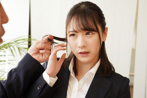 【出張相部屋NTR】出張先で中年セクハラ上司と強制的に相部屋にされてしまった美人OL！