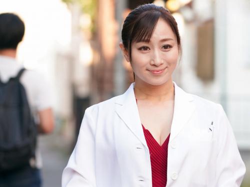 【人妻熟女】セックスレスで欲求不満！性欲旺盛な人妻薬剤師に勃起薬を処方された俺！