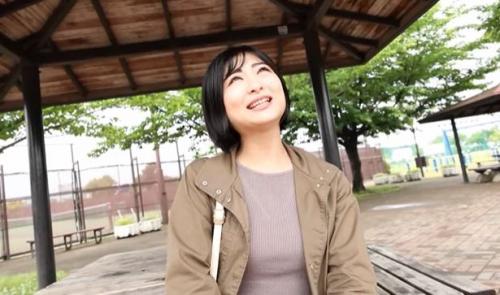 結婚一年目の32歳人妻さんは夫のことは好きだけど応募理由は本当は激しいHがしたい